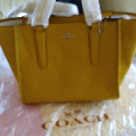 Coach hand bag - Picture 1 of 1